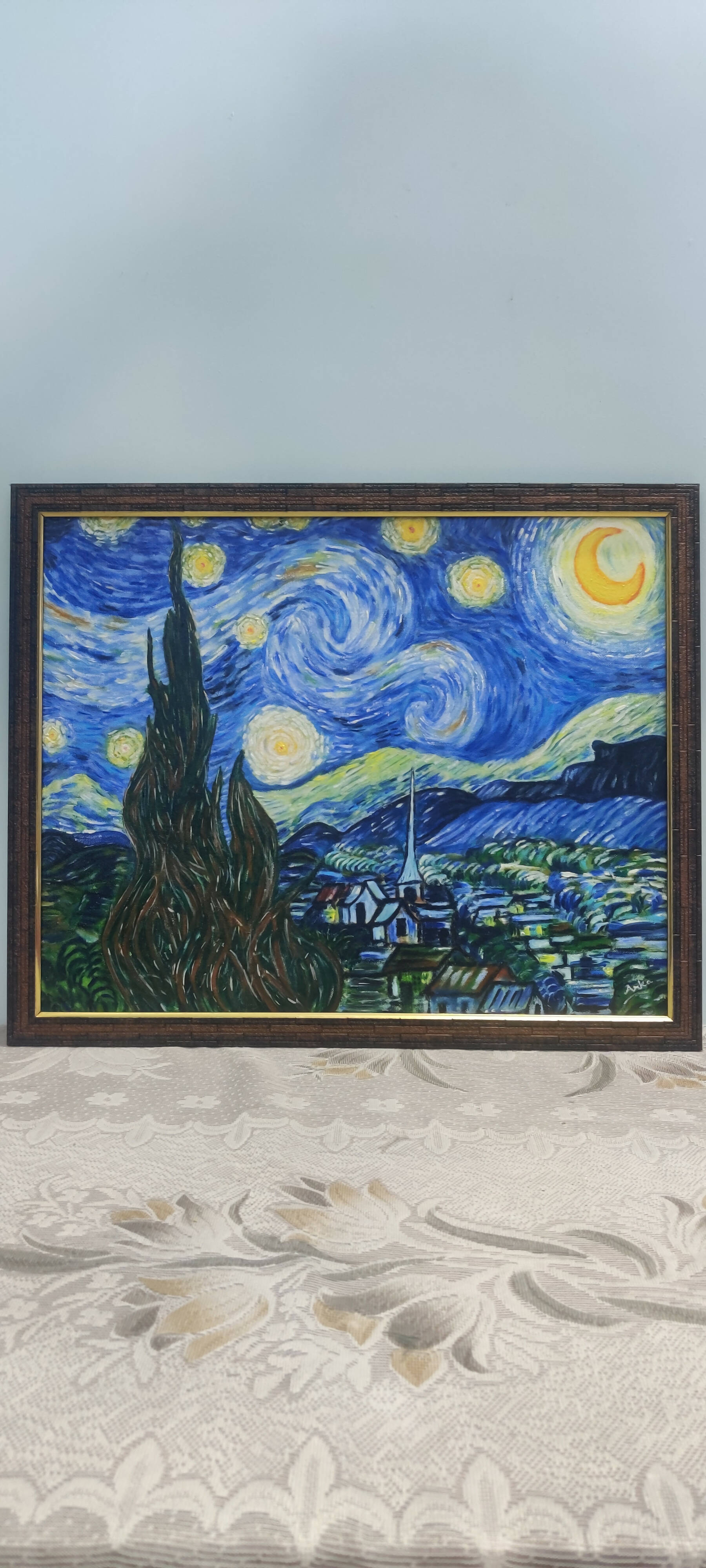 Reproduction of Vincent van Gogh's starry night oil painting