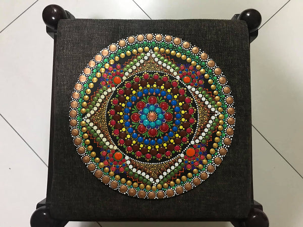 Dot Painting Mandala - Round - Embossed Look